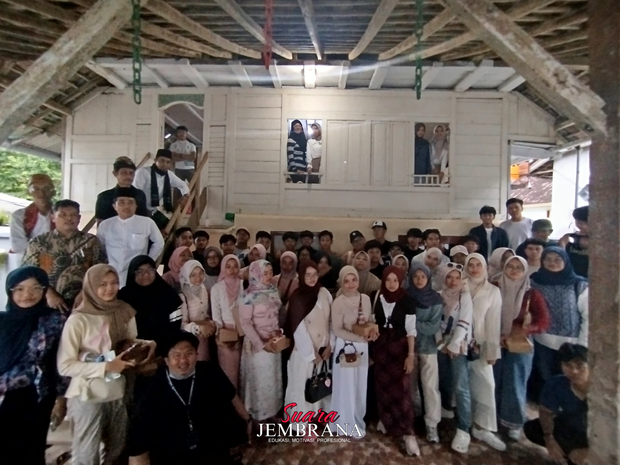 Puluhan Pelajar SMA Islam PB Soedirman Kaji Literasi Budaya dan Toleransi di Kampung Loloan