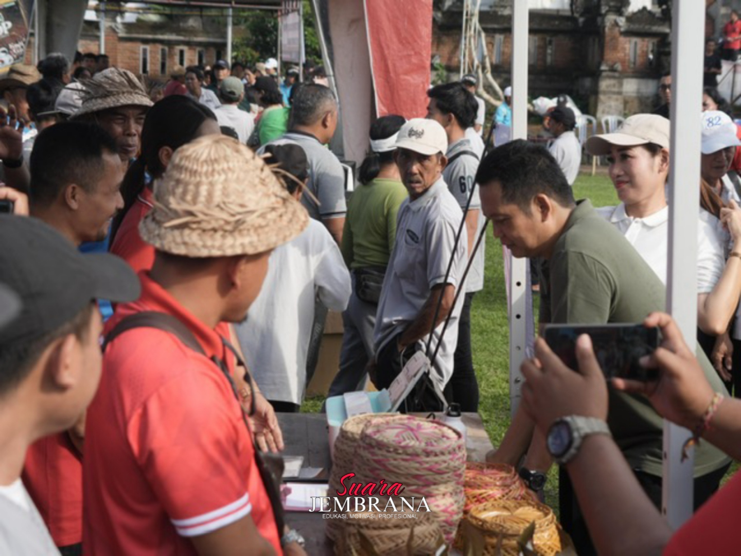 Bupati Kembang Hartawan Buka Bulan Bhakti Gotong Royong di Jembrana