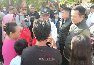 Pos TNI Angkatan Laut Edukasi Warga Usai Diterjang Banjir Rob