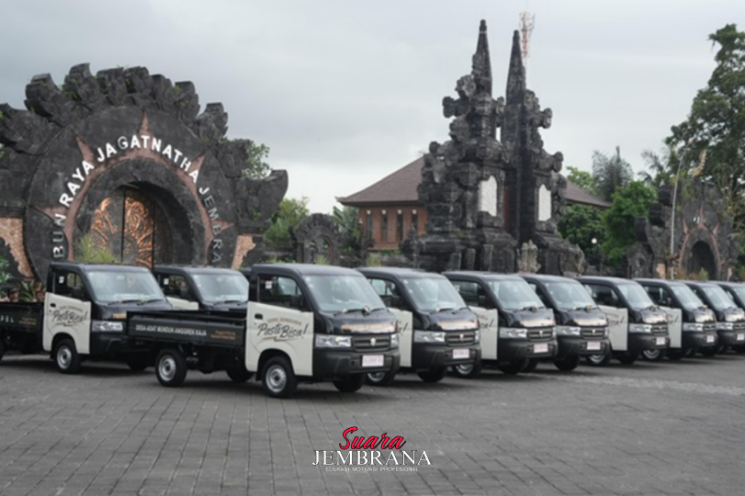 Serahkan 43 Unit Mobil Pickup, Kini Seluruh Desa Adat di Jembrana Miliki Kendaraan Operasional Pelestarian Adat