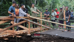 Pemerintah Gerak Cepat, Bupati Kembang Tinjau Lokasi Terdampak Bencana Alam di Jembrana