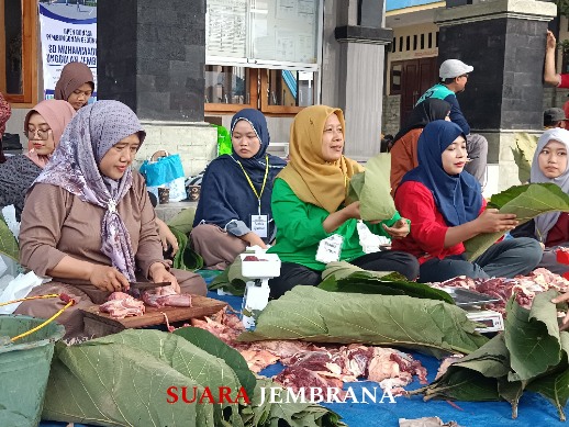 Kurban di Masjid Muhammadiyah Jembrana Gunakan Pembungkus Ramah Lingkungan