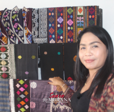 Wanita Tangguh, Pertahankan Kelestarian Tenun Songket dan Endek Jembrana