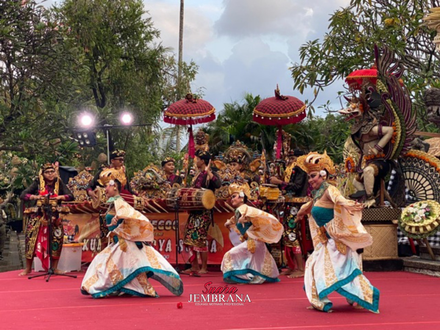 Heroik di Panggung, Sanggar Seni Kumara Widya Suara Sekaa Jegog Jembrana Bawakan Lima Garapan Tari di PKB 2025