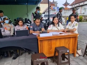 Gerak Cepat Pemkab Jembrana Bantu Penanganan Evakuasi Korban Kapal Tenggelam di Selat Bali