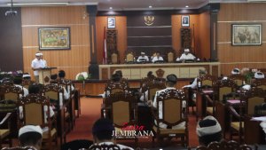Bupati Kembang Apresiasi Ranperda Penyelenggaraan Ketenagakerjaan Inisiatif DPRD Jembrana
