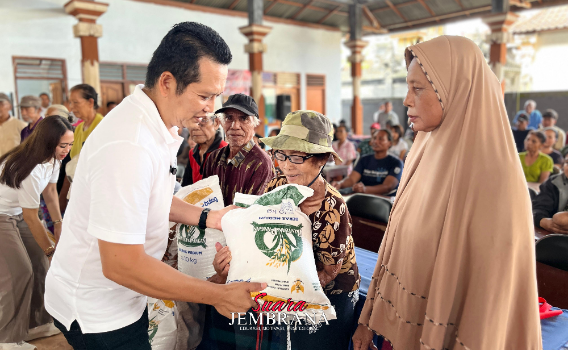 Total Salurkan 282,36 Ton Bantuan Pangan Beras CPP, Bupati Kembang : Akhir Juli Harus Selesai!