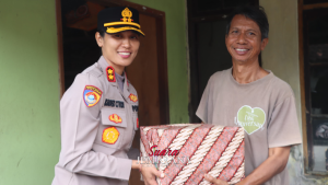 Kapolres Jembrana Turun Langsung Beri Bantuan Program Minggu Kasih