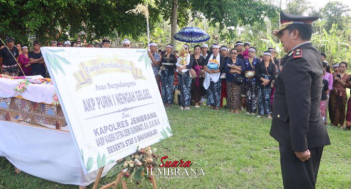 Tradisi Upacara Kebesaran Kepolisian dan Perabuhan Jenazah Purnawirawan Polisi di Melaya
