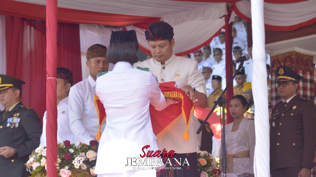 Bupati Jembrana I Made Kembang Hartawan Pimpin Upacara Peringatan HUT Ke-80 Republik Indonesia