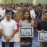 Sebanyak 800 Mahasiswa Berprestasi Terima Beasiswa Dari Pemkab Jembrana