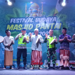 Kemeriahan Festival Budaya Masjid Pantai Bali 2025 di Pantai Desa Cupel