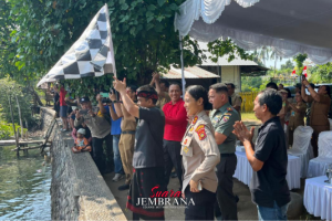 Kapolres Jembrana Apresiasi Lomba Balap Sampan Tradisional Rangkaian Hut Kota Negara Ke 130