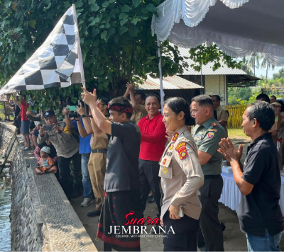 Kapolres Jembrana Apresiasi Lomba Balap Sampan Tradisional Rangkaian Hut Kota Negara Ke 130