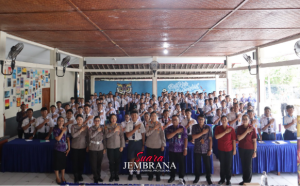Polwan Goes To School di SMPN 2 Negara : Bijak Bermedsos dan Tertib Berlalu Lintas