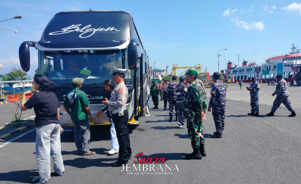 Jaga Kondusif Bali, Petugas Gabungan Memperketat Pintu Masuk Pelabuhan Gilimanuk