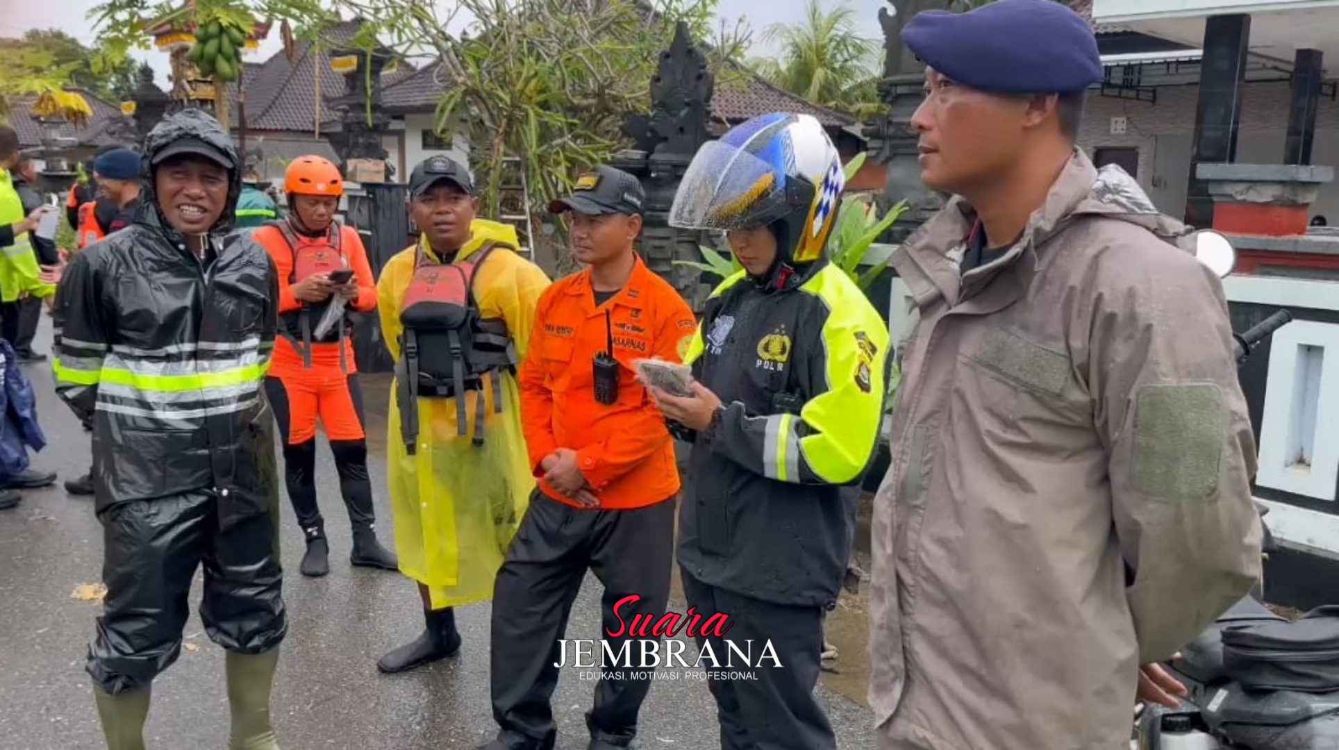 Banjir di Sejumlah Titik, Bupati Kembang Instruksikan ASN dan Struktur Partai Siaga Bantu Warga