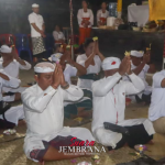 Bupati Kembang Hadiri Puncak Karya Piodalan Jelih Wrespati Kalpa Catur Rebah di Pura Dalem Tibu Tanggang