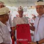 Bupati Tegaskan Peran Sebagai “Batang Penjaga” Menjaga Akar Desa Adat