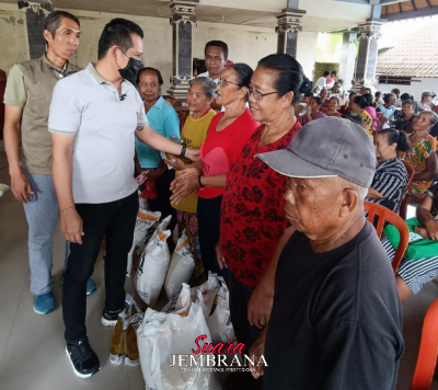 Pemkab Jembrana Salurkan Bantuan Pangan Menjelang Galungan dan Kuningan