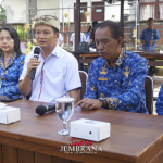 HUT KORPRI Ke–54, Jembrana Beri Santunan Anggota Korpri Sekaligus Berbagi Parsel Dengan Warga