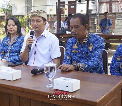 HUT KORPRI Ke–54, Jembrana Beri Santunan Anggota Korpri Sekaligus Berbagi Parsel Dengan Warga