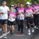 Semangat Kebersamaan, Bupati dan Wabup Jembrana Ikuti Negaroa Fun Run 
