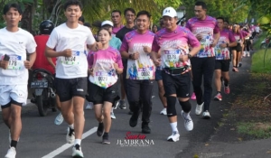 Semangat Kebersamaan, Bupati dan Wabup Jembrana Ikuti Negaroa Fun Run 