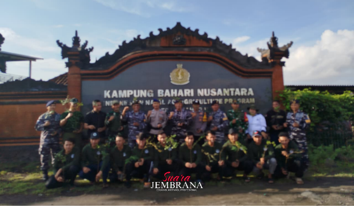 Dirgahayu Armada RI, Laut Biru Daratan Hijau, Posal Pengambengan Tanam Ratusan Pohon Untuk Kelestarian Alam